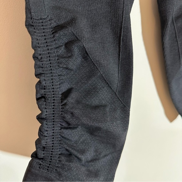 lululemon athletica Cropped Black Leggings - Picture 3 of 7